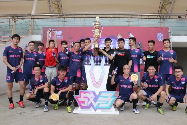 哈利伯顿绝杀米德尔顿42分 步行者险胜雄鹿2-1