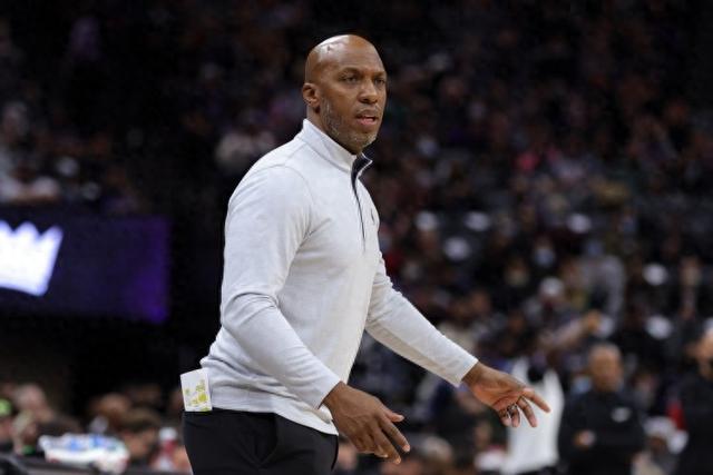 格林37分火箭大胜奇才4连胜 雄鹿逆转战胜76人