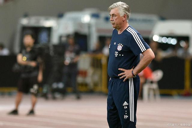 维尼修斯当选FIFA年度最佳 上个巴西人17年前卡卡